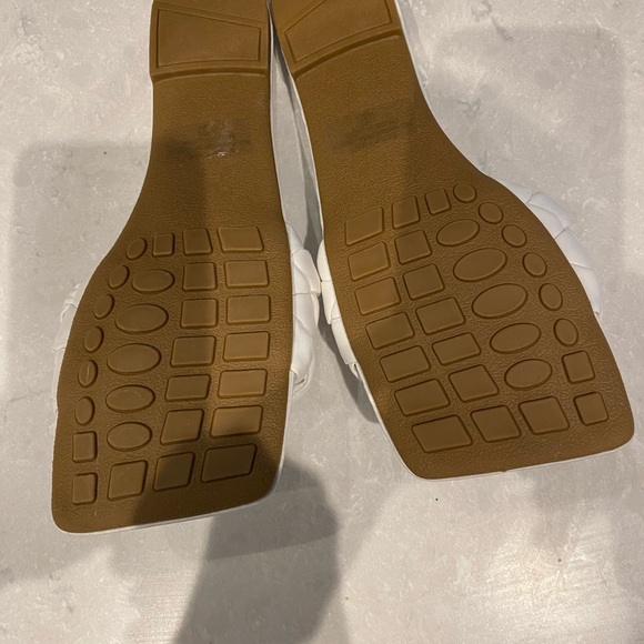 Cloverlay, size 9, white sandals - Picture 2 of 2